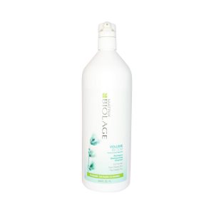 Pour donner du volume à tes cheveux fins, prends ça!