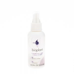 Duo shampoing + spray pour prévenir les poux et enrayer les mauvaises odeurs du cuir chevelu. Prends ça!