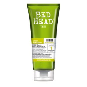 Voici un bon revitalisant pour tes cheveux qui ont besoin d&rsquo;être ravivés. Prends ça!