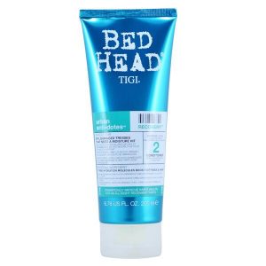 Voici un bon revitalisant pour tes cheveux secs et endommagées. Prends ça!