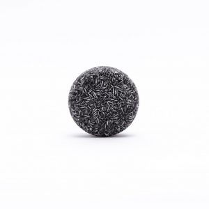 Pain de shampoing au charbon actif pour un nettoyage en profondeur. Prends ça!