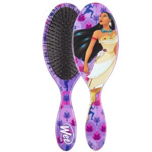 La princesse Pocahontas aimerait t&rsquo;aider à démêler tes cheveux sans douleur et sans les abîmer. Prends ça!