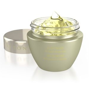 Un gel léger mais réparateur avant ta crème !! Prends ça !