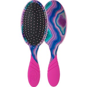 Tu veux démêler tes cheveux sans douleur et sans les abîmer? Prends ça!