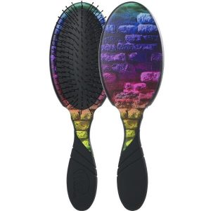 Tu veux démêler tes cheveux sans douleur et sans les abîmer? Prends ça!